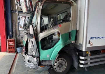 キャビン破損状況