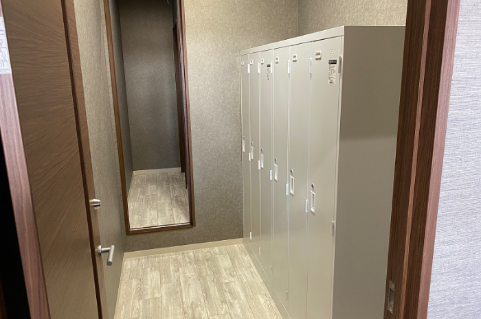 女性ロッカールーム